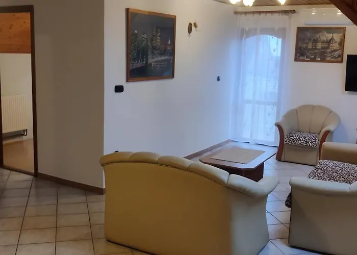 David Apartmanhaz Apartament *